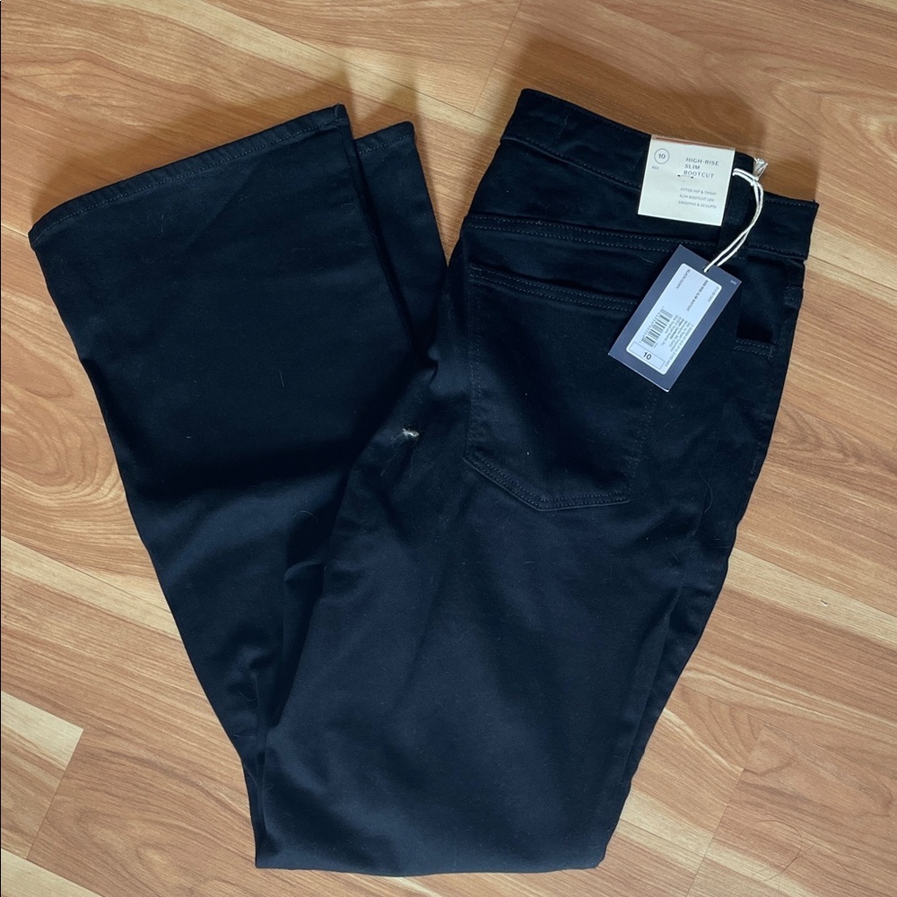 Universal Thread Women's Boot Cut Jeans - Black